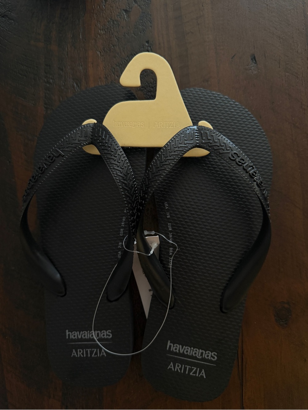 Aritzia Black Women's Flip Flop Sandals